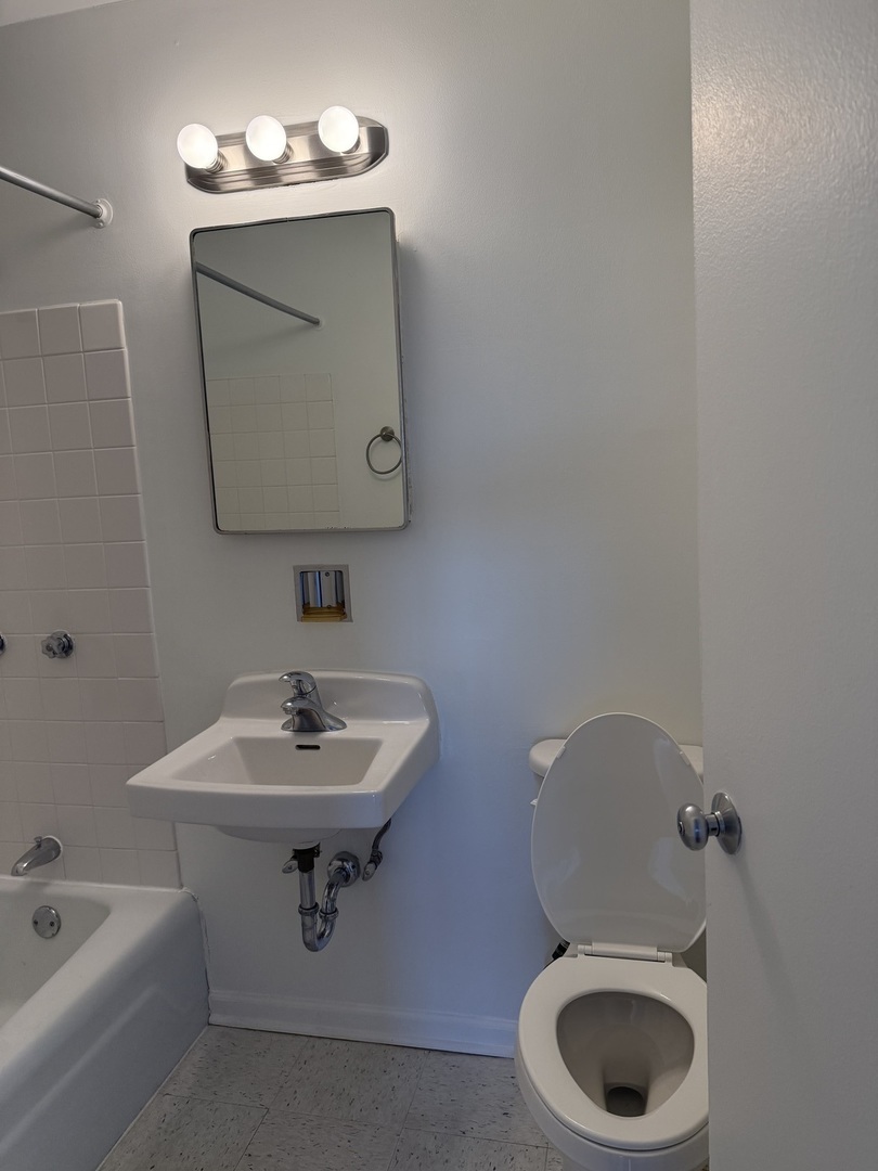 4850 South Lake Park Avenue Chicago IL 60615