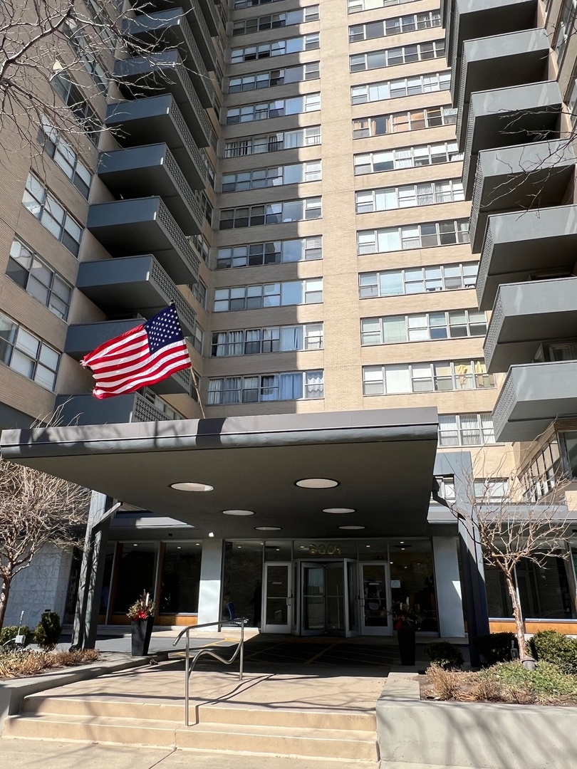 6301 North Sheridan Road Chicago IL 60660