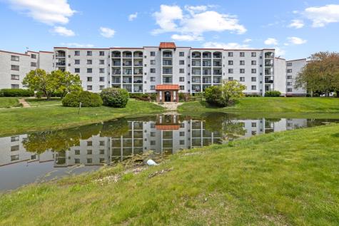 375 Plum Creek Drive Wheeling IL 60090