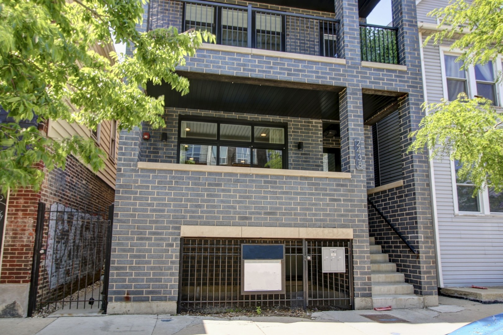 2438 North Western Avenue Chicago IL 60647