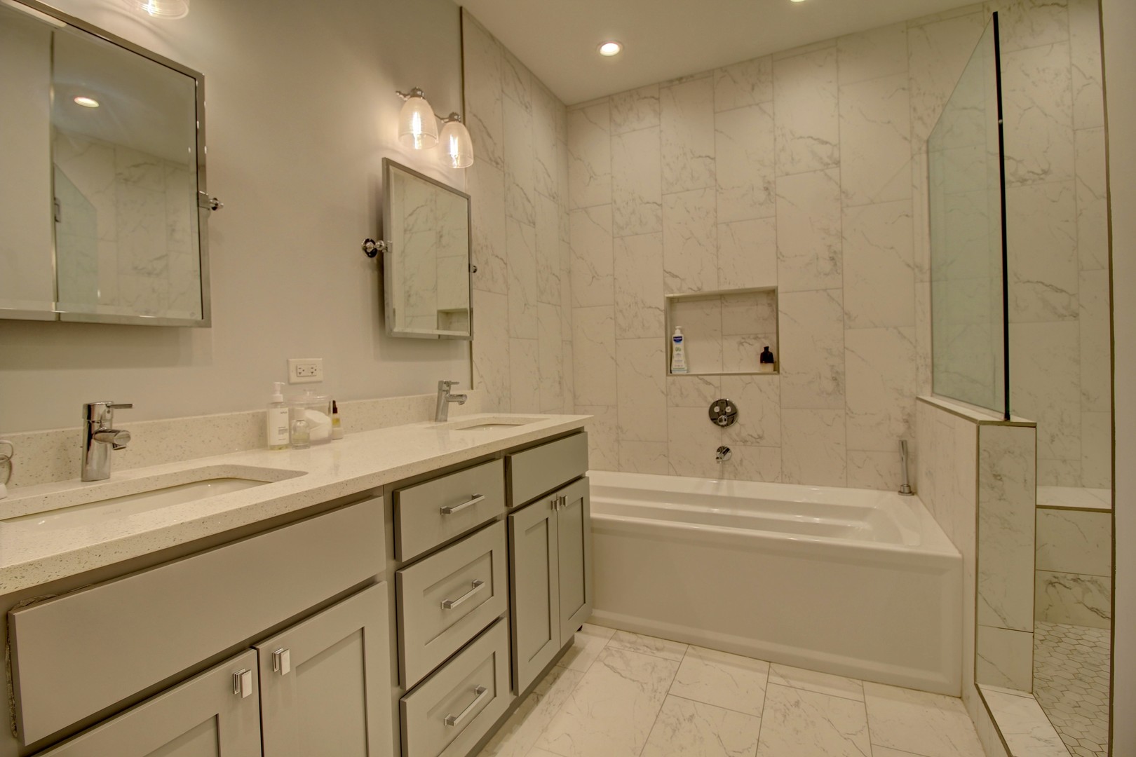 2438 North Western Avenue Chicago IL 60647