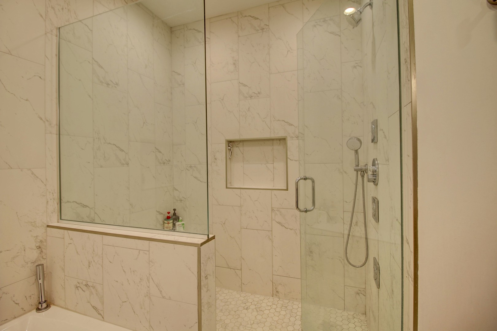 2438 North Western Avenue Chicago IL 60647