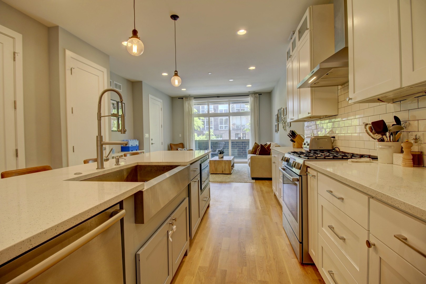 2438 North Western Avenue Chicago IL 60647