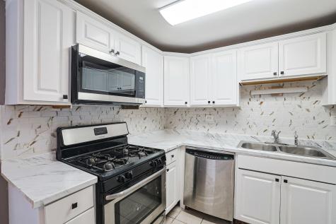 1304 Yarmouth Court Schaumburg IL 60193