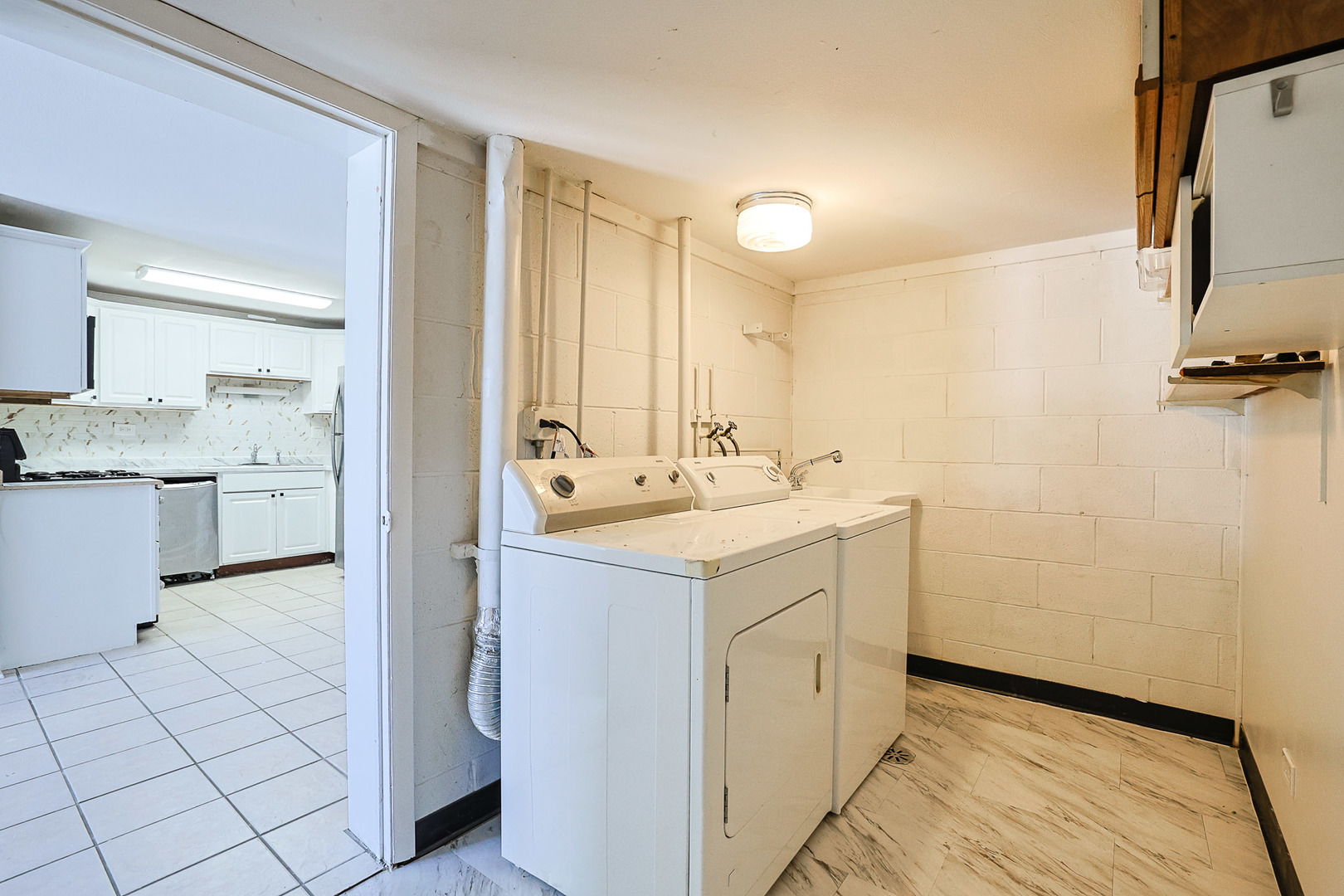1304 Yarmouth Court Schaumburg IL 60193