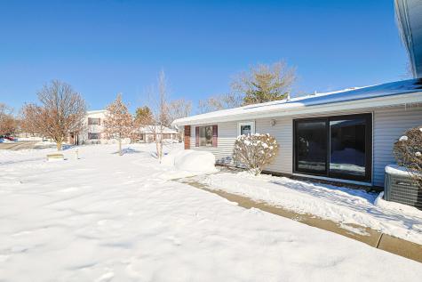 1304 Yarmouth Court Schaumburg IL 60193