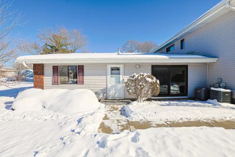 1304 Yarmouth Court Schaumburg IL 60193