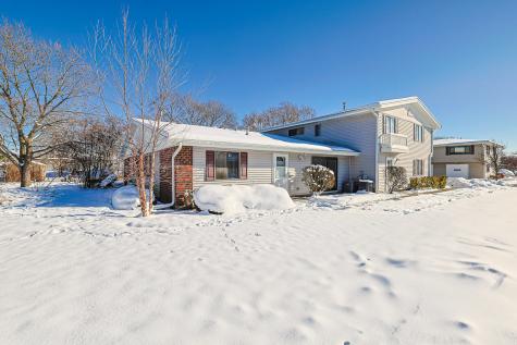 1304 Yarmouth Court Schaumburg IL 60193