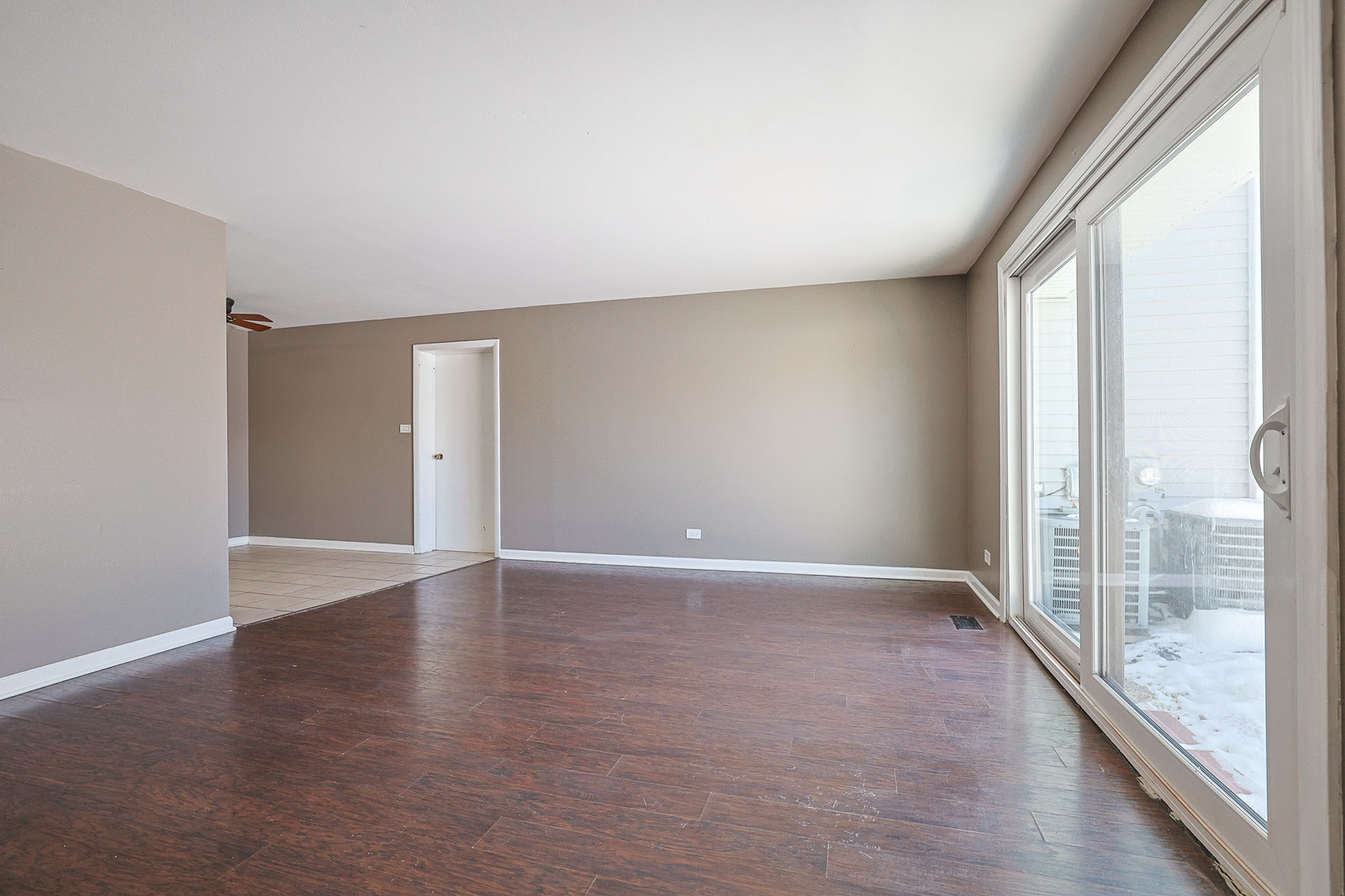 1304 Yarmouth Court Schaumburg IL 60193
