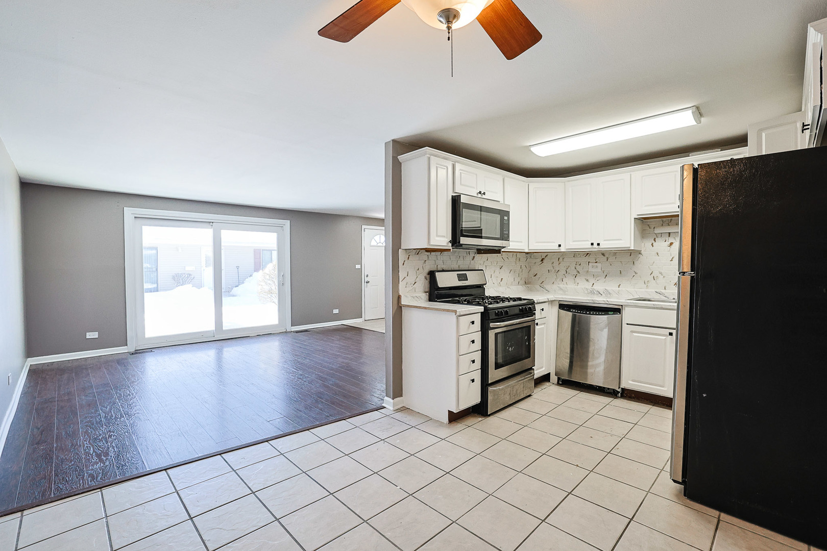 1304 Yarmouth Court Schaumburg IL 60193