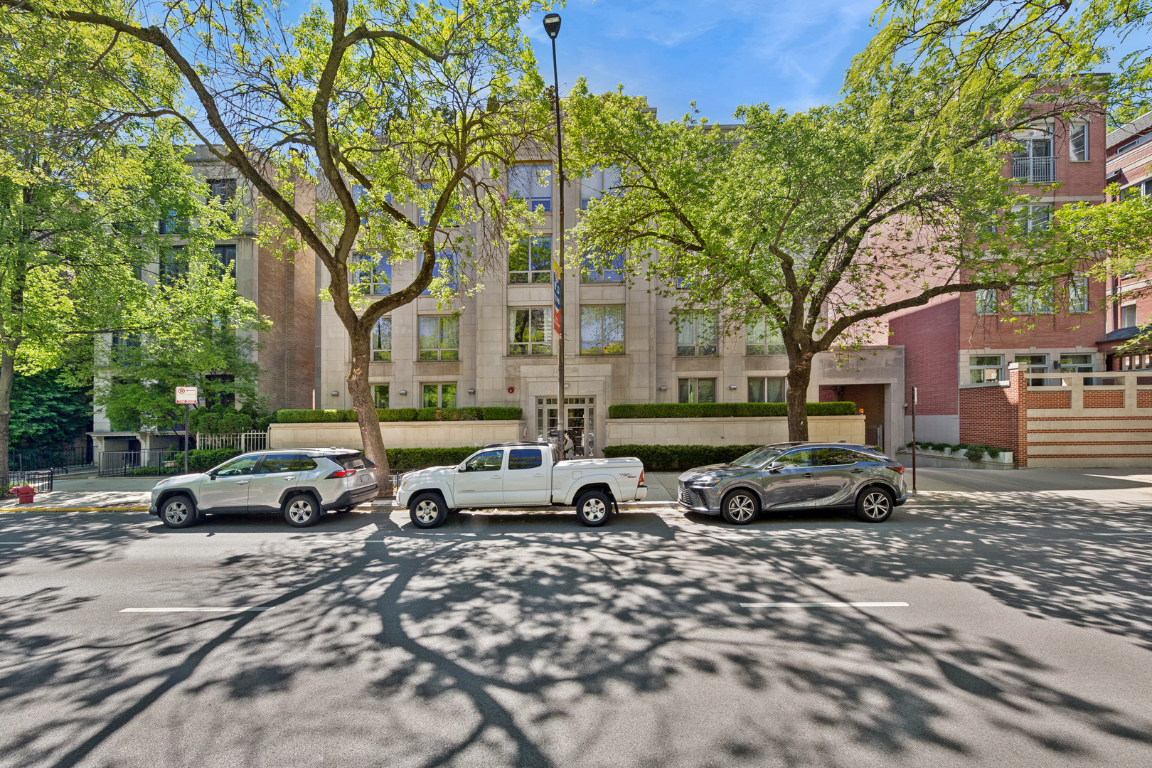1422 North La Salle Drive Chicago IL 60610