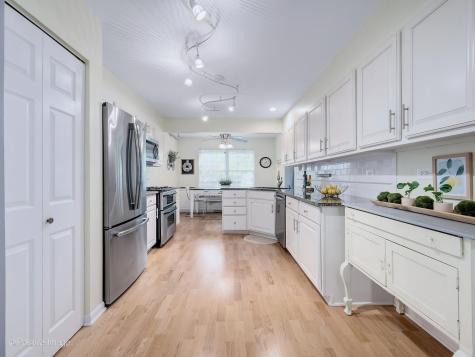 30W032 Laurel Court Warrenville IL 60555