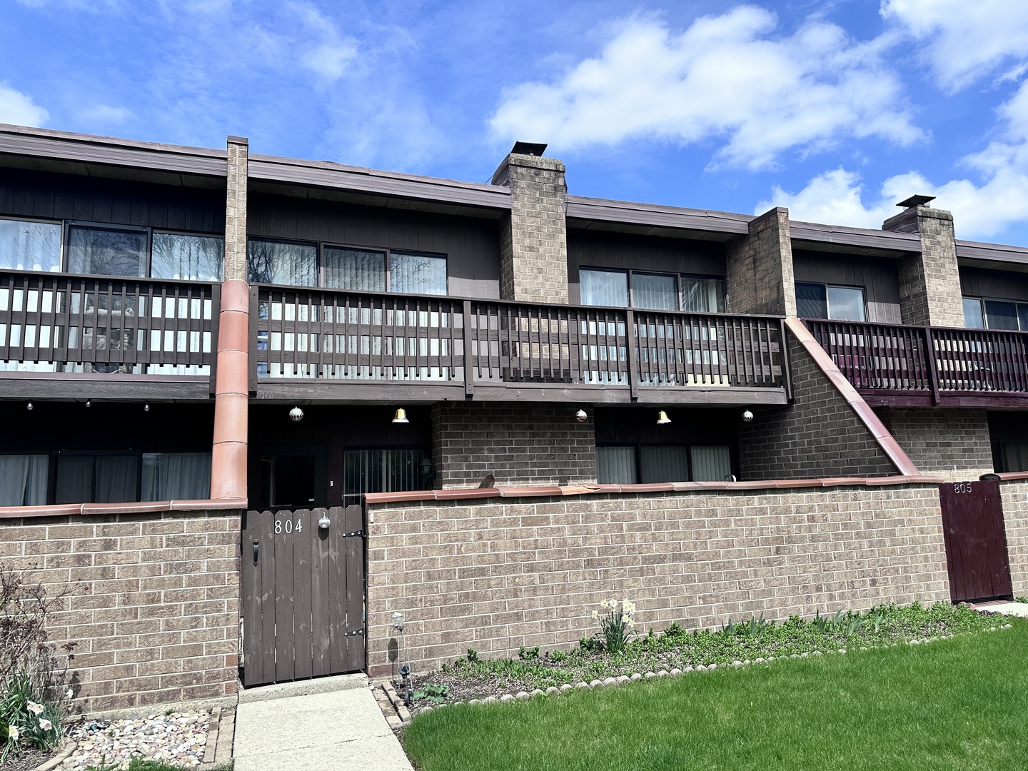 804 Kenneth Circle Elgin IL 60120