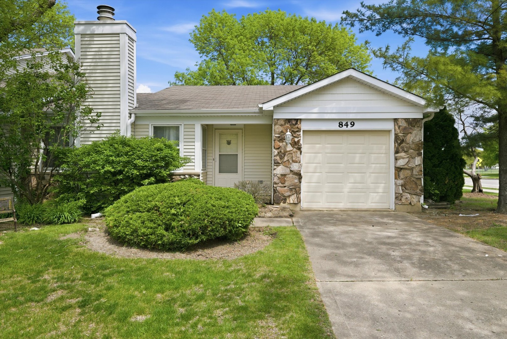 849 Colony Lake Drive Schaumburg IL 60194