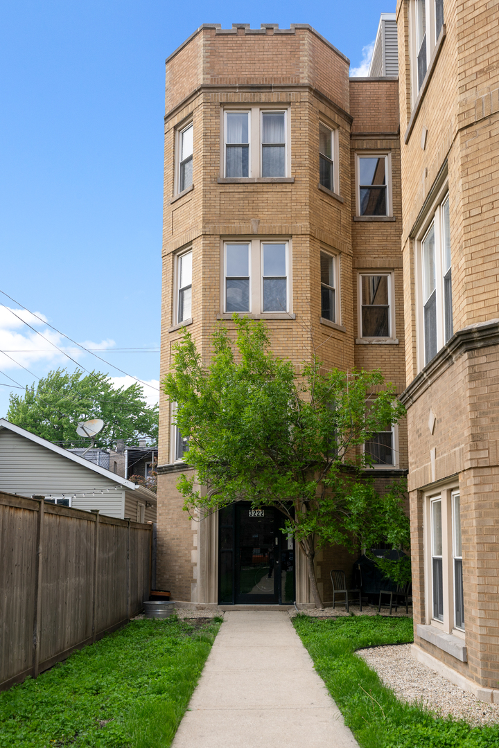 3222 West Beach Avenue Chicago IL 60651