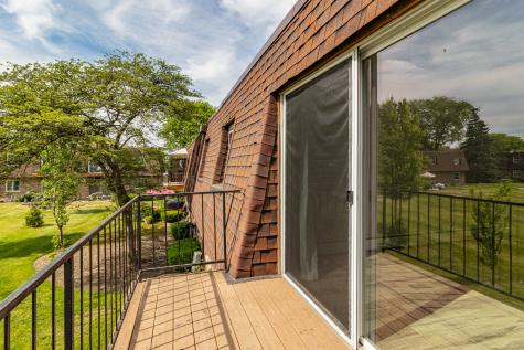 715 Grove Drive Buffalo Grove IL 60089