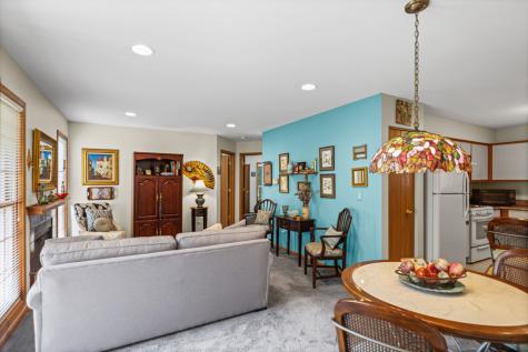 1984 North Stillwater Road Arlington Heights IL 60004