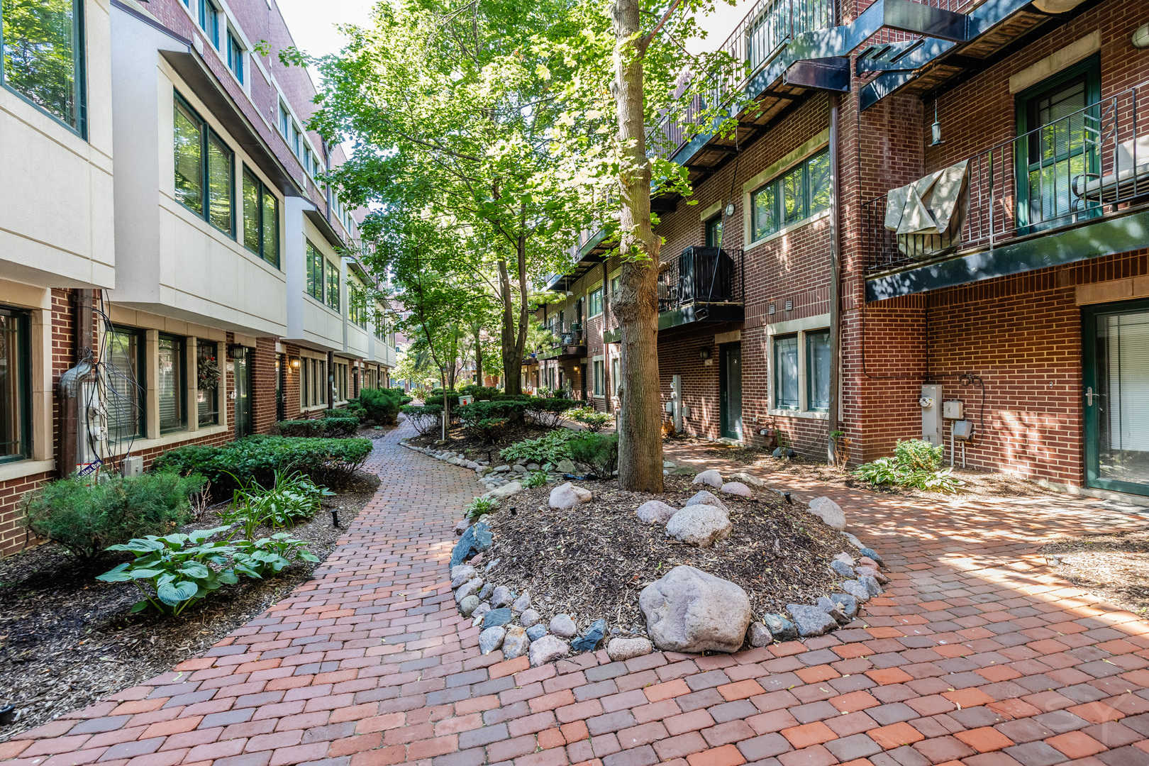 2455 West Ohio Street Chicago IL 60612