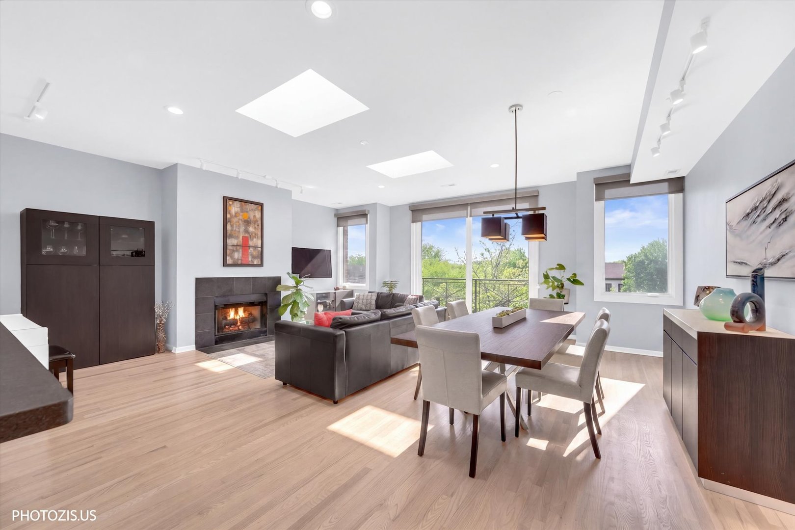 2919 North Southport Avenue Chicago IL 60657