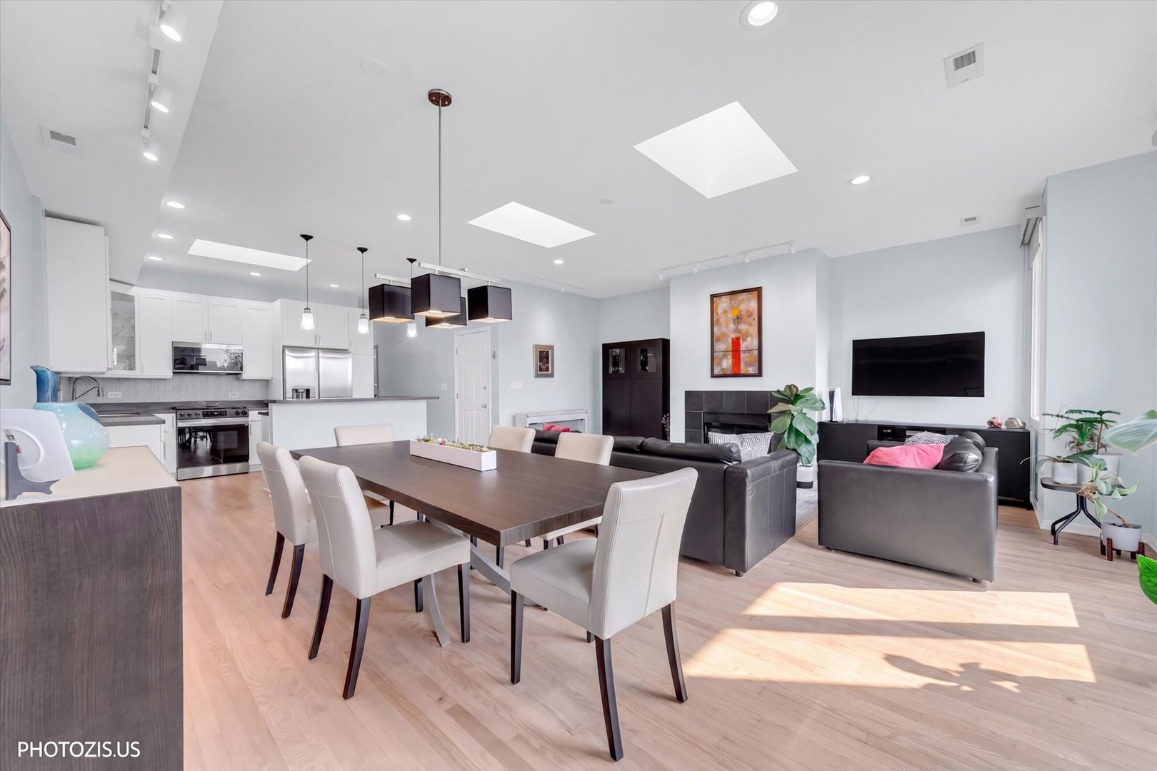 2919 North Southport Avenue Chicago IL 60657