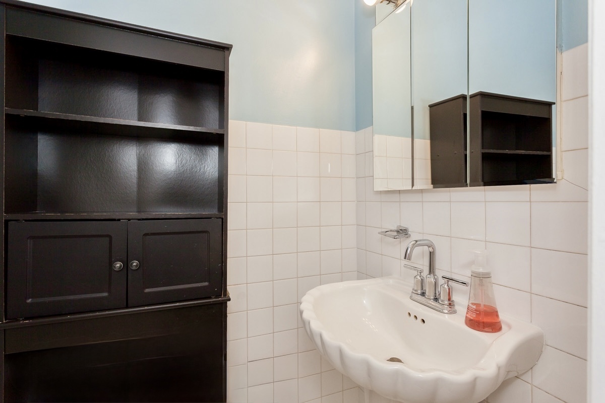 2204 North Clybourn Avenue Chicago IL 60614