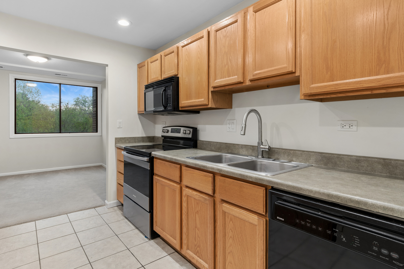 460 Raintree Court Glen Ellyn IL 60137