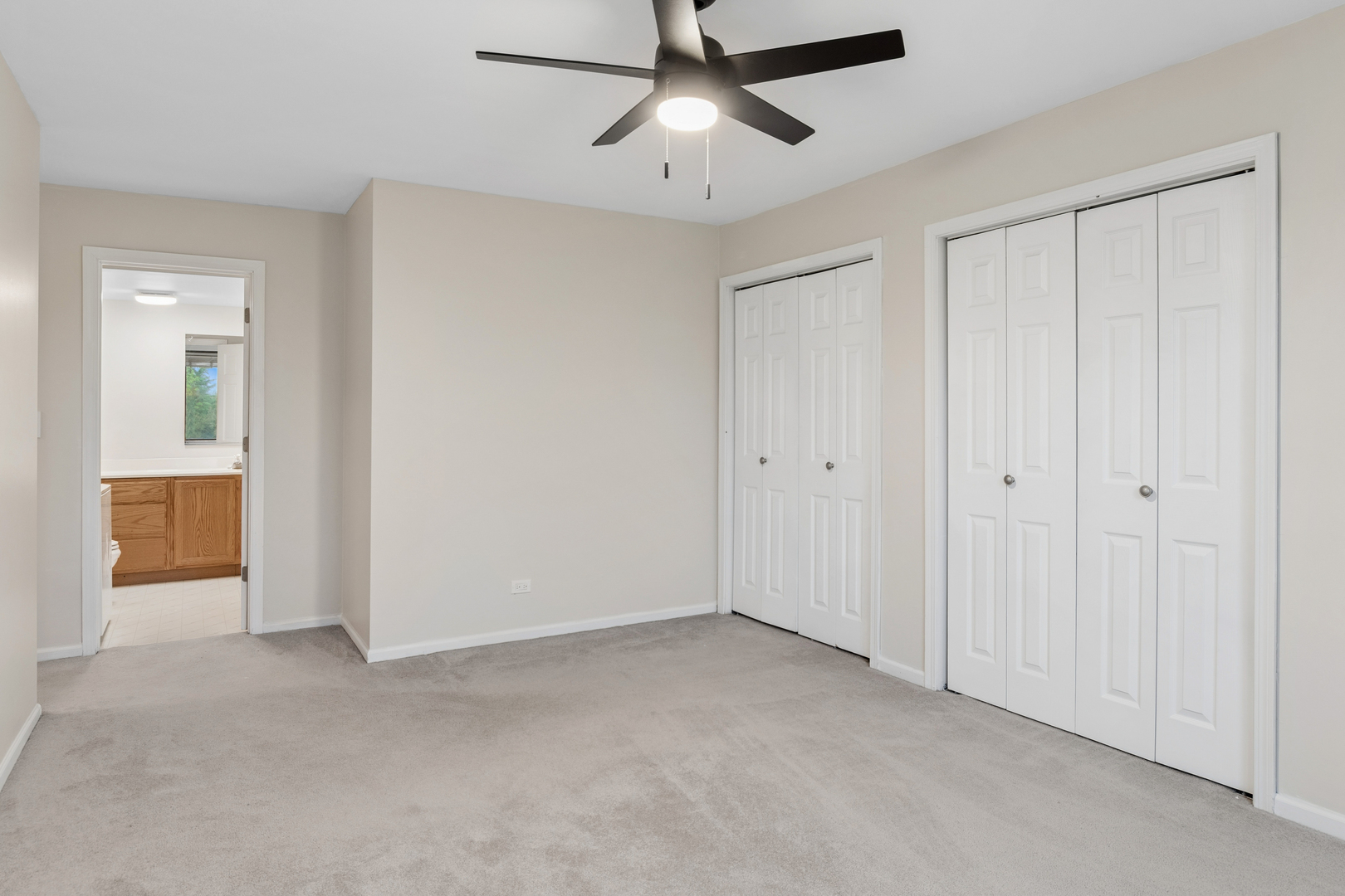 460 Raintree Court Glen Ellyn IL 60137