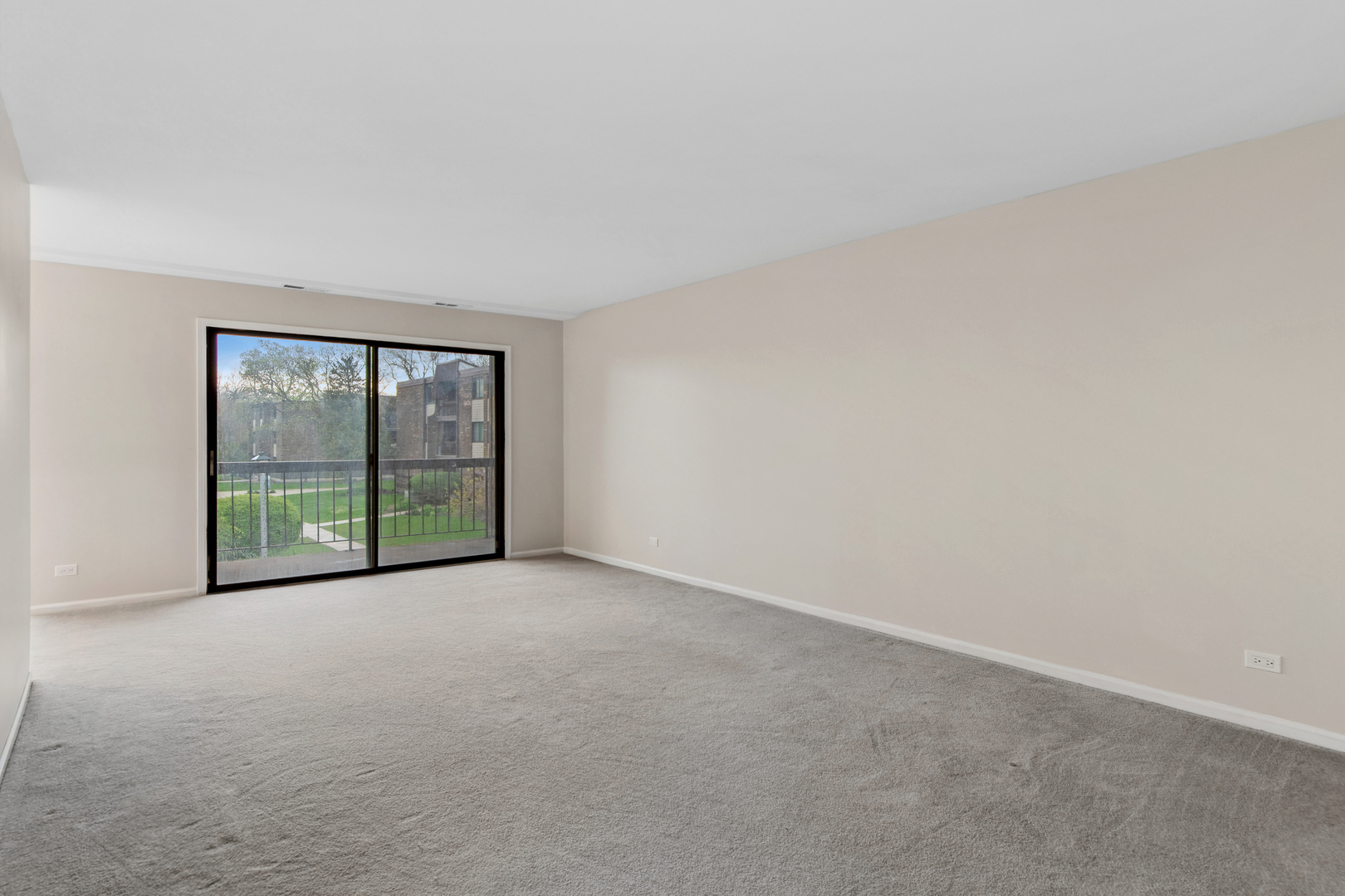 460 Raintree Court Glen Ellyn IL 60137