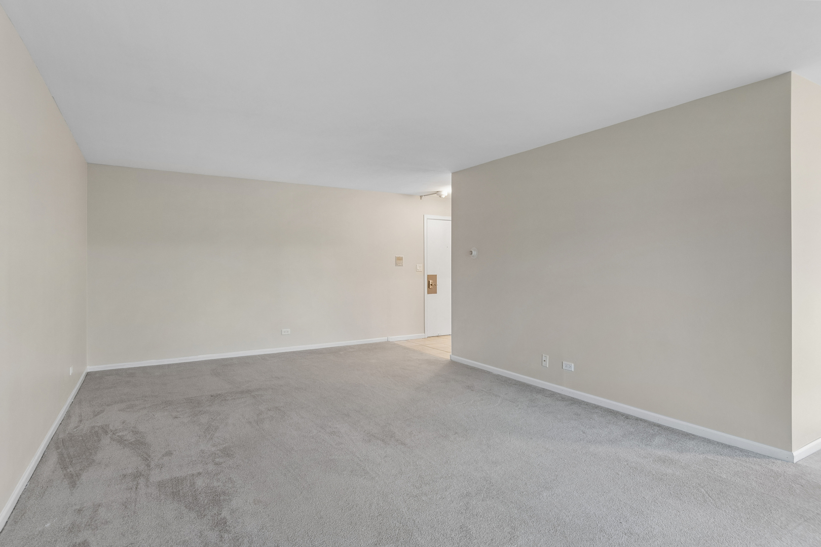 460 Raintree Court Glen Ellyn IL 60137
