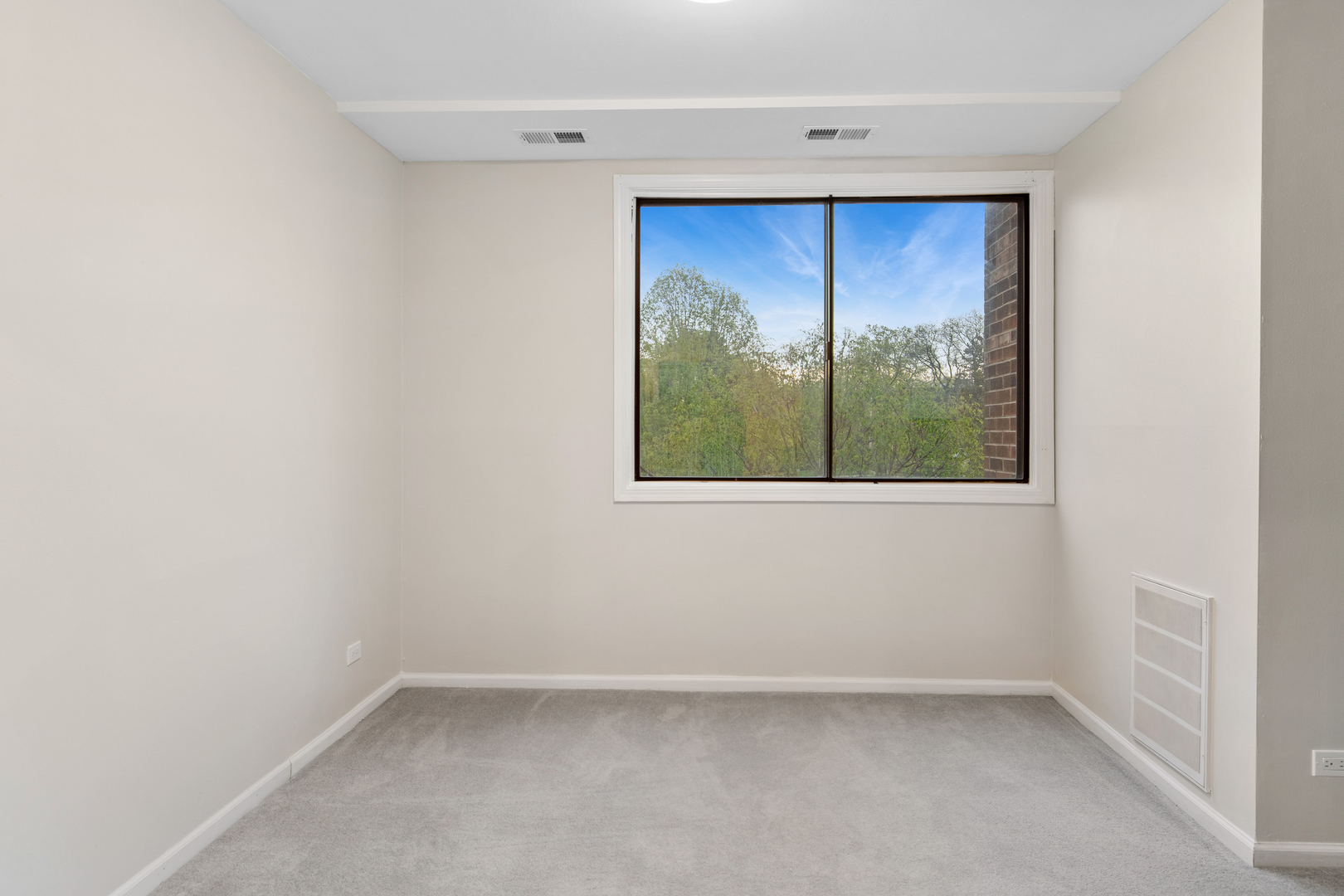 460 Raintree Court Glen Ellyn IL 60137