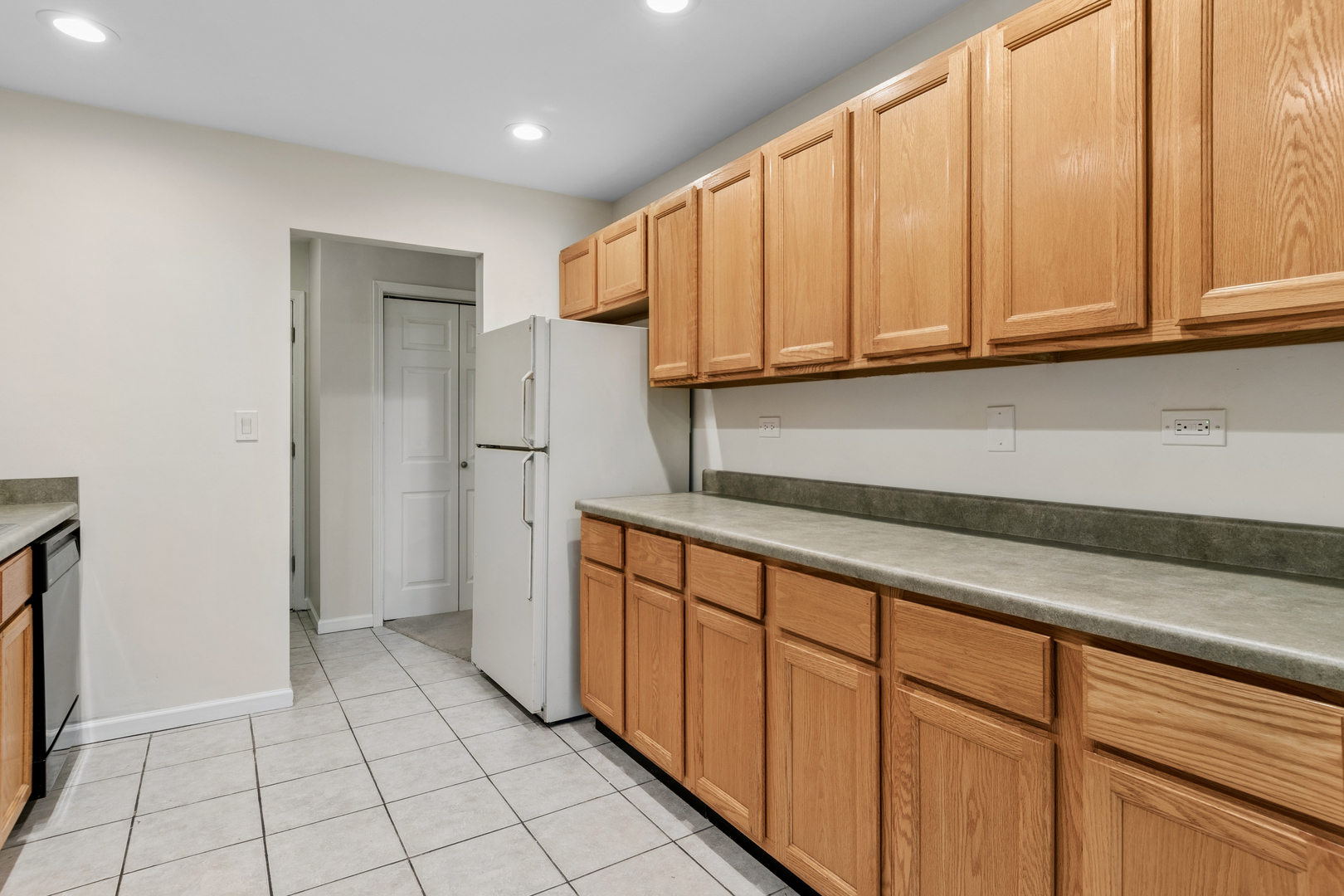 460 Raintree Court Glen Ellyn IL 60137