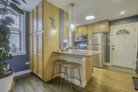 5232 North Campbell Avenue Chicago IL 60625