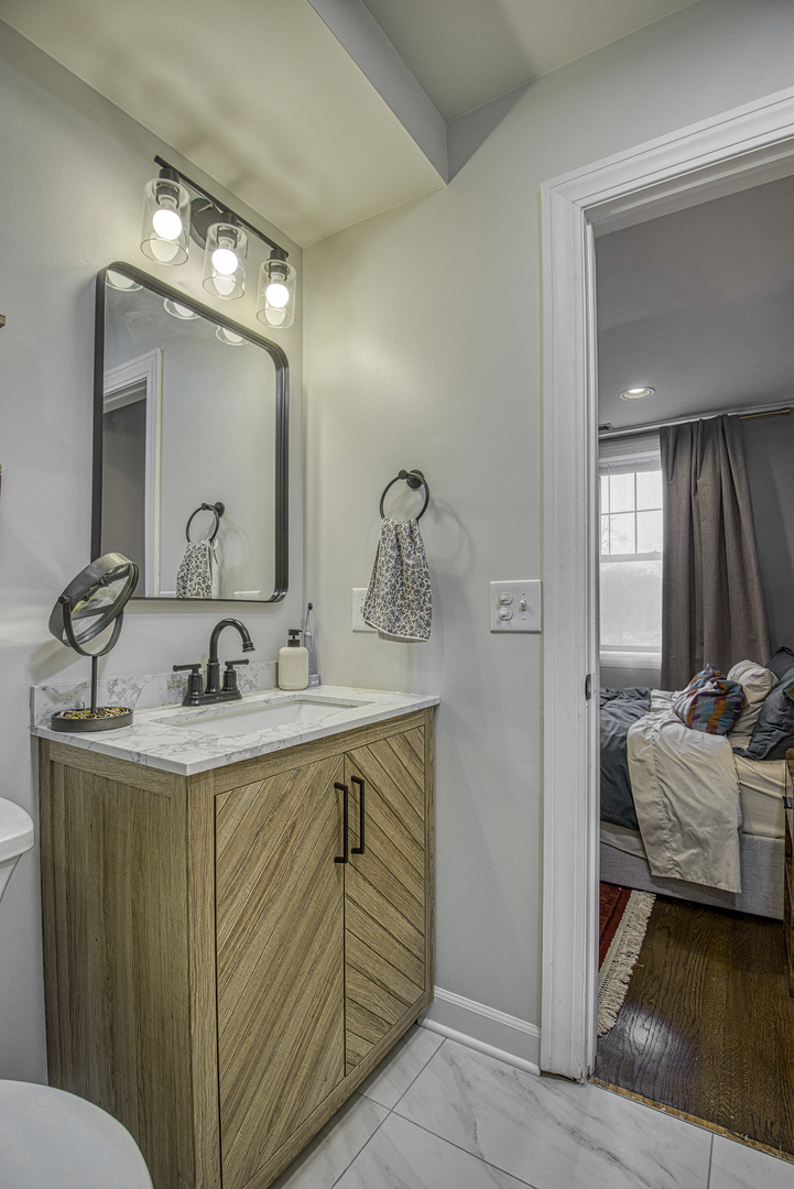 5232 North Campbell Avenue Chicago IL 60625