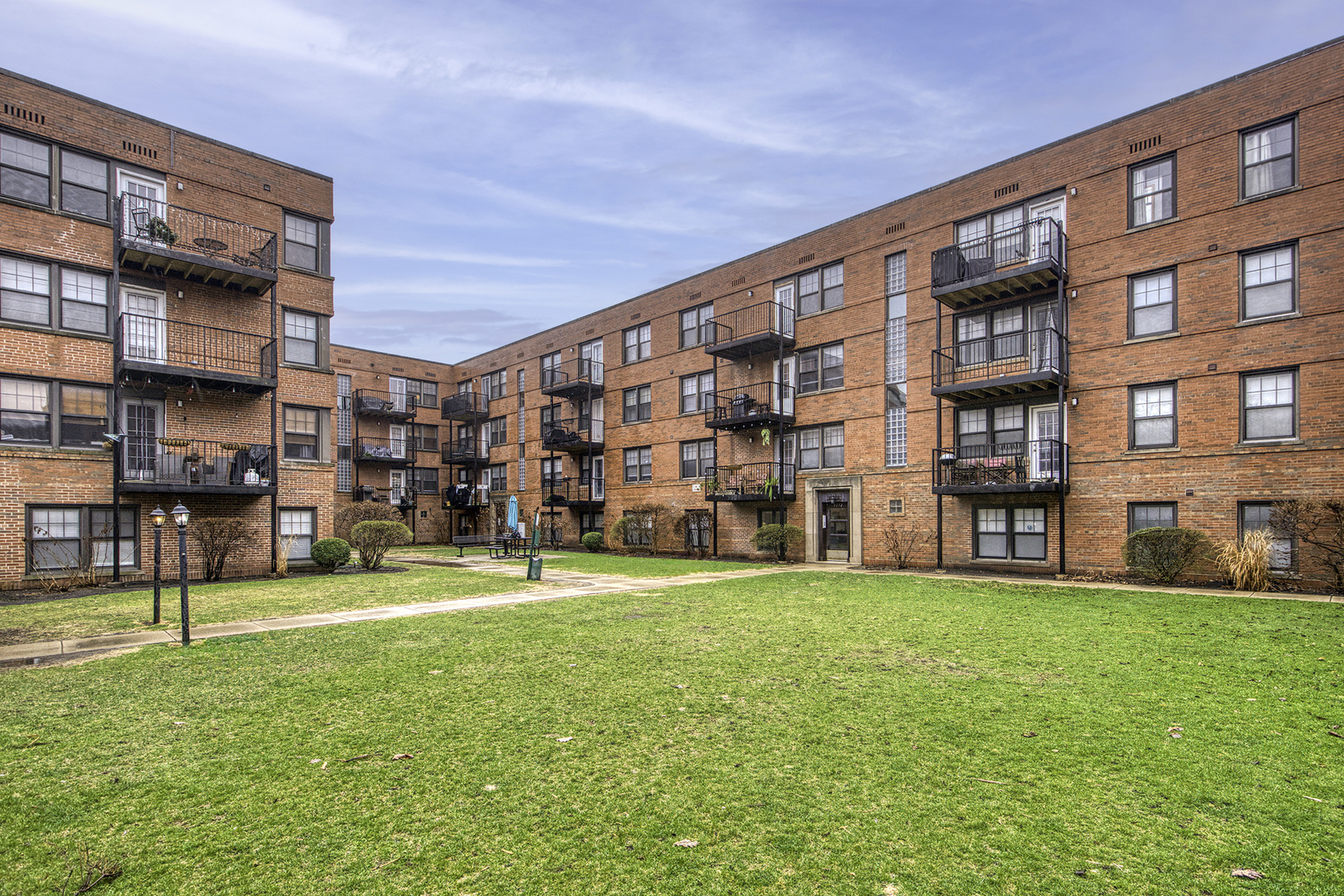 5232 North Campbell Avenue Chicago IL 60625