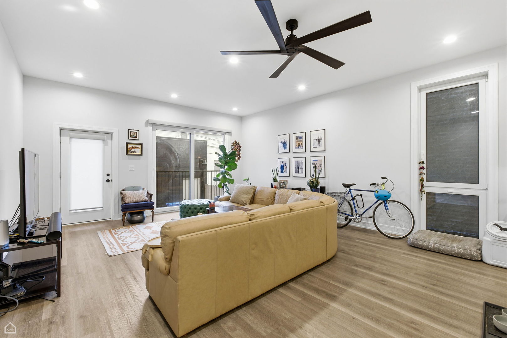 327 South Leavitt Street Chicago IL 60612