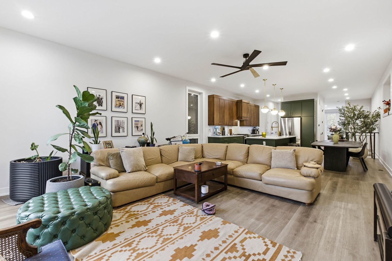 327 South Leavitt Street Chicago IL 60612