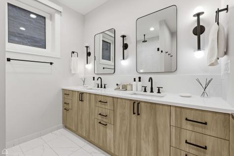 327 South Leavitt Street Chicago IL 60612