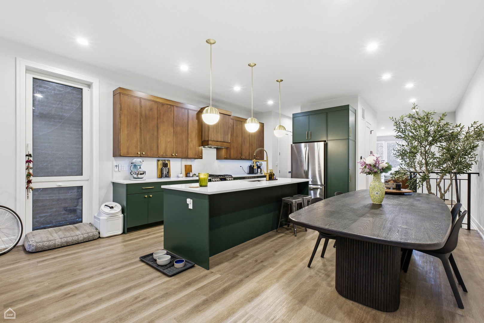 327 South Leavitt Street Chicago IL 60612