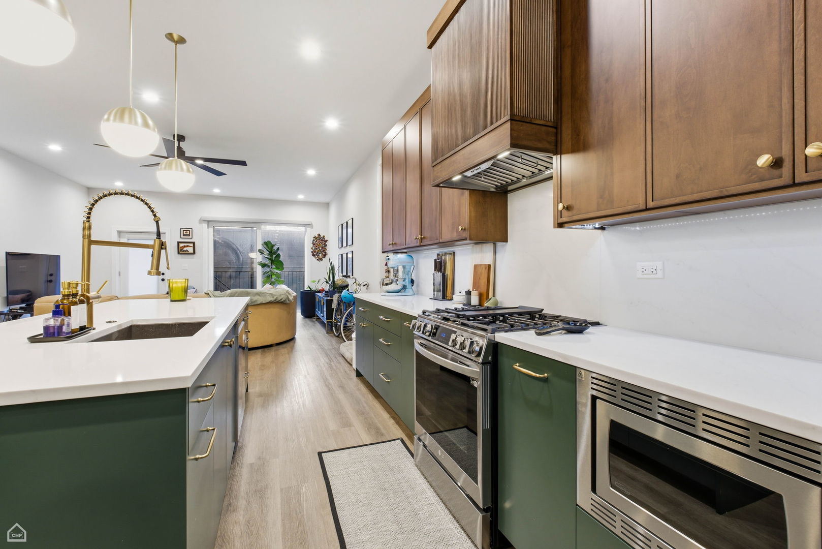 327 South Leavitt Street Chicago IL 60612