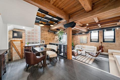 811 West Aldine Avenue Chicago IL 60657