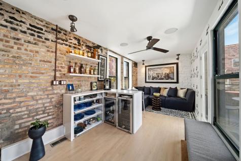 811 West Aldine Avenue Chicago IL 60657