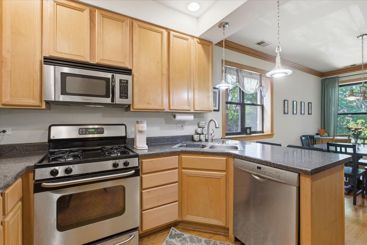 5311 South Woodlawn Avenue Chicago IL 60615