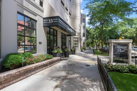 33 West Delaware Place Chicago IL 60610
