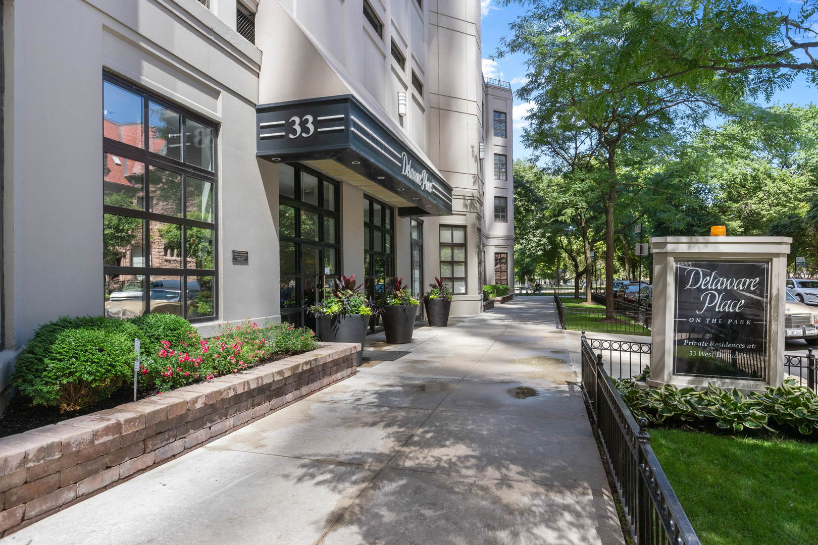 33 West Delaware Place Chicago IL 60610