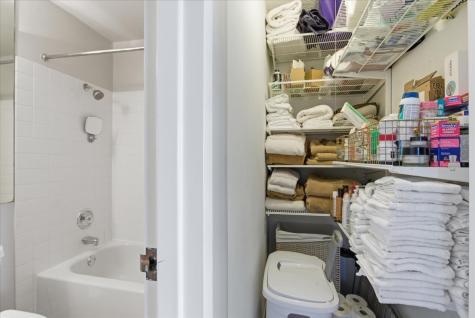 33 West Delaware Place Chicago IL 60610