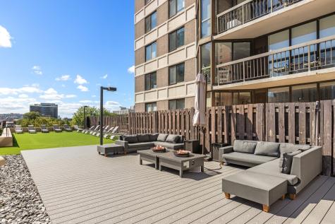 33 West Delaware Place Chicago IL 60610
