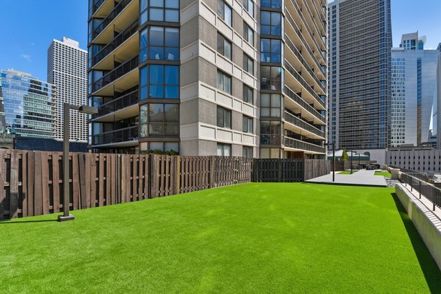 33 West Delaware Place Chicago IL 60610