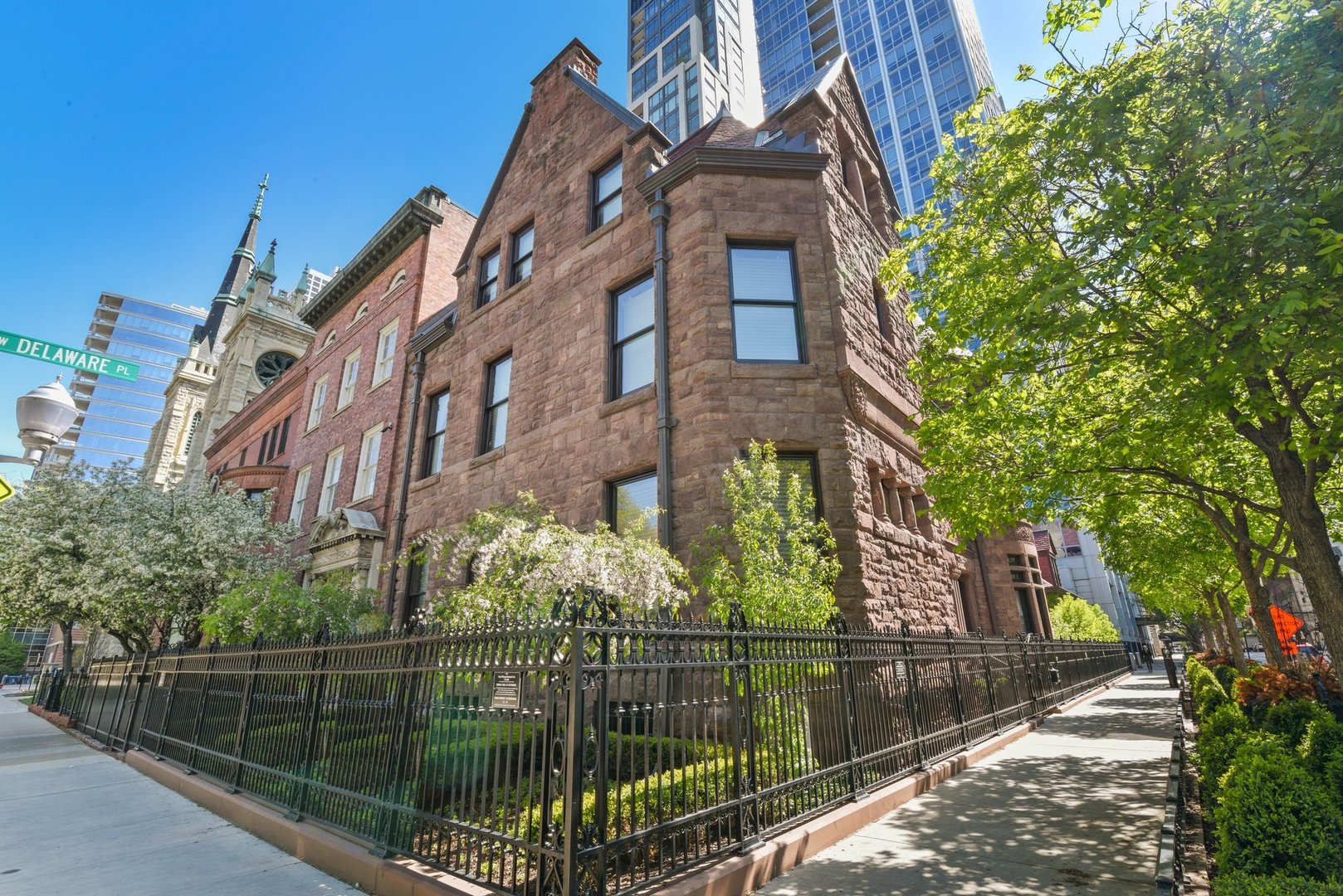 33 West Delaware Place Chicago IL 60610