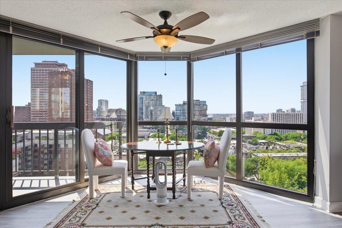 33 West Delaware Place Chicago IL 60610