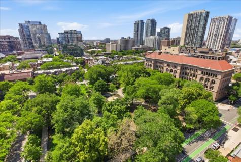 33 West Delaware Place Chicago IL 60610